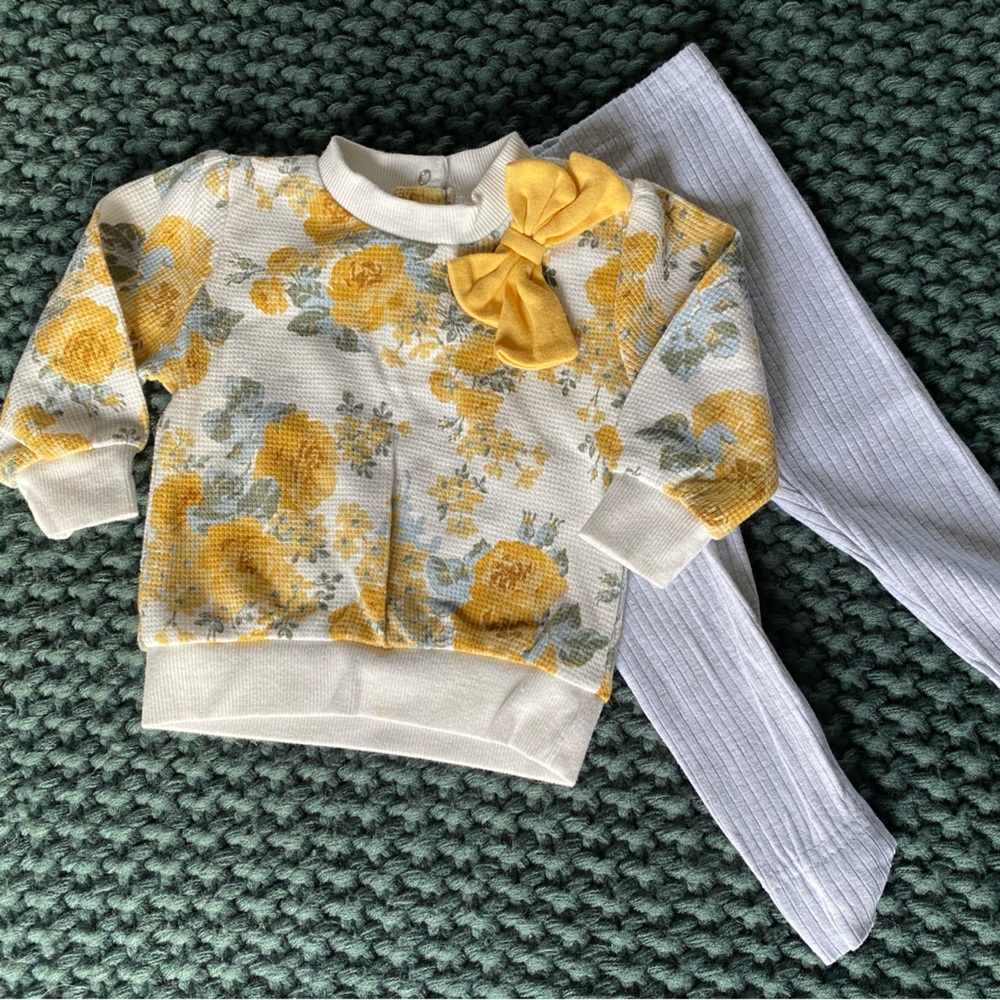 Baby girl’s outfit, size 3-6
